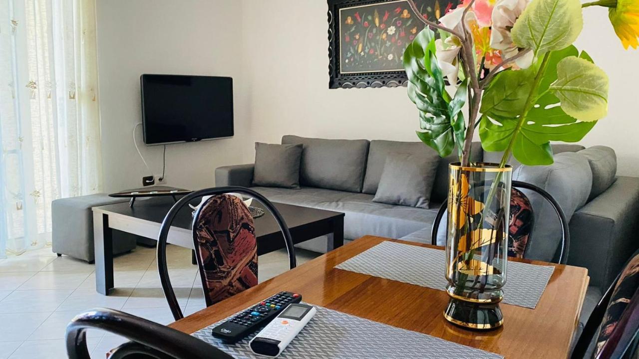 Aria Apartment'S فلورا المظهر الخارجي الصورة